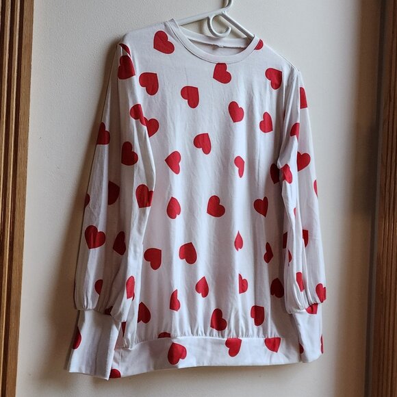 Amazon IVAY Red Heart Printed Long Sleeve Jersey Size Medium - Picture 3 of 16